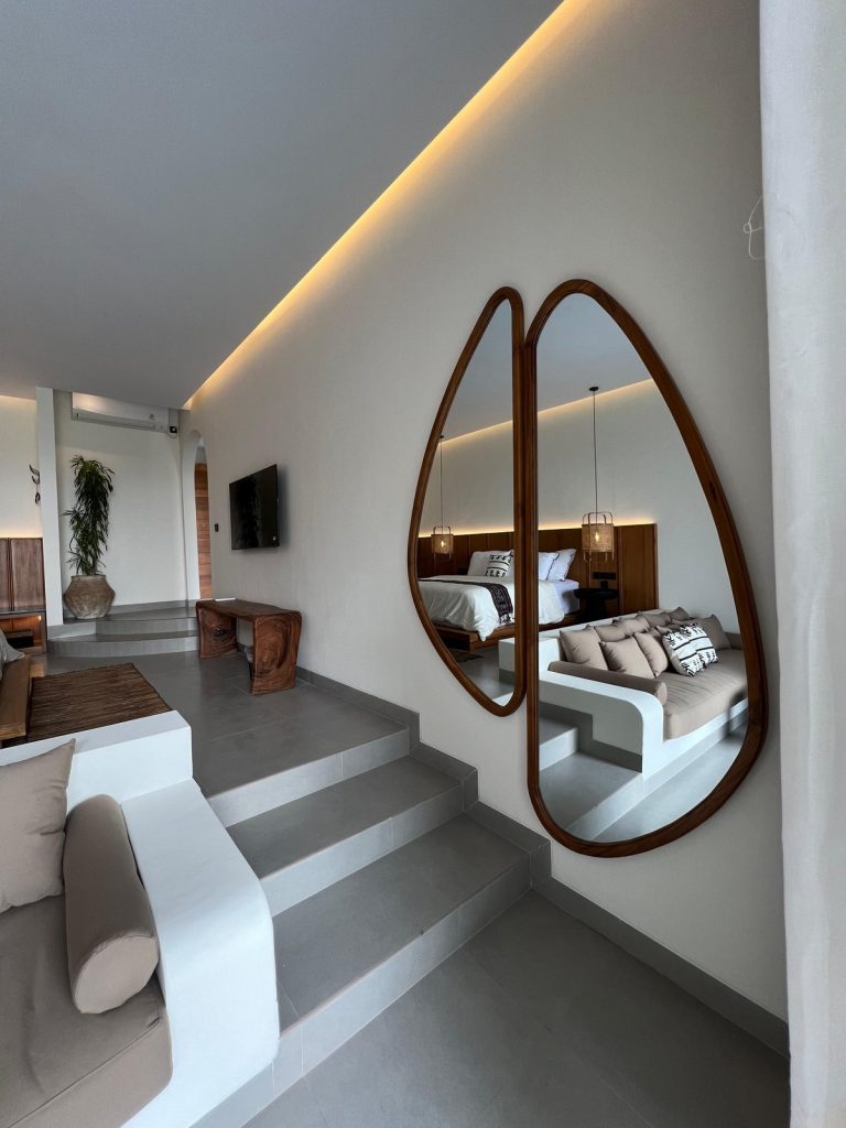 villa-couple-bed2